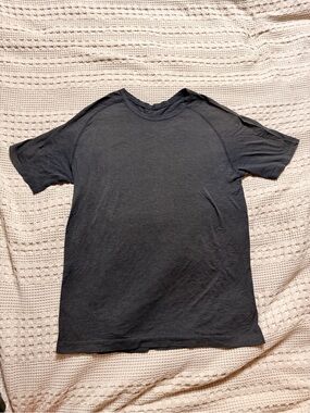Lululemon Men's Classic Crew Neck T‑Shirt - Charcoal